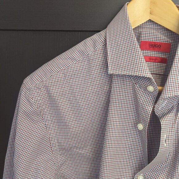 Hugo Boss Men's Sharp Fit Red White Gray Plaid Shirt - M Like New - Picture 3 of 8